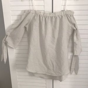 Off the shoulder top size M